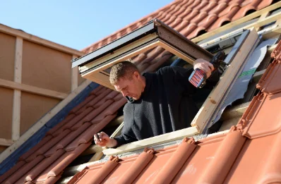 Pose de fenêtres de toit Velux à Lapège